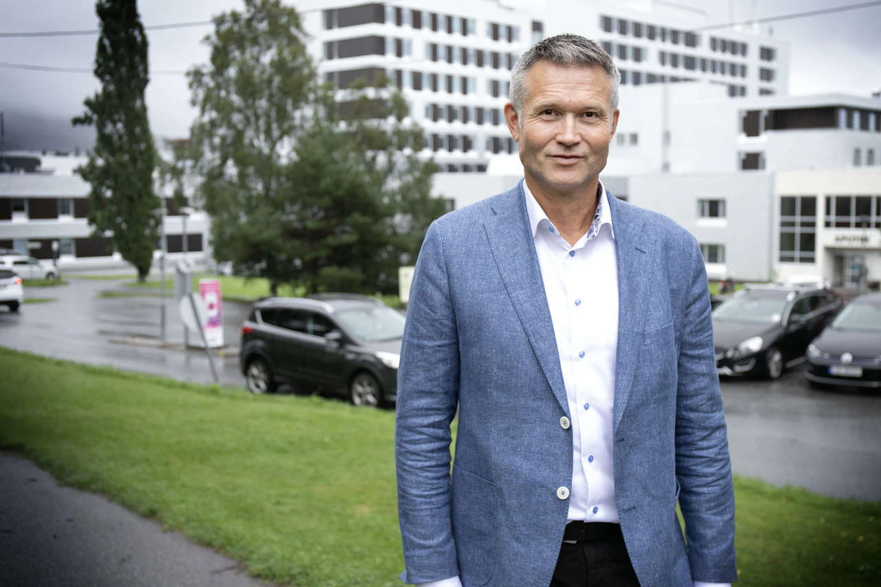 Bunadsgeriljaen ville møte direktøren i Helse Møre og Romsdal helseforetak, Olav Lødemel. Han har ikke tid men Helseforetaket beklager skrivefeil i sin forrige henvendelse til Bunadsgeriljaen. Foto: Helse MR