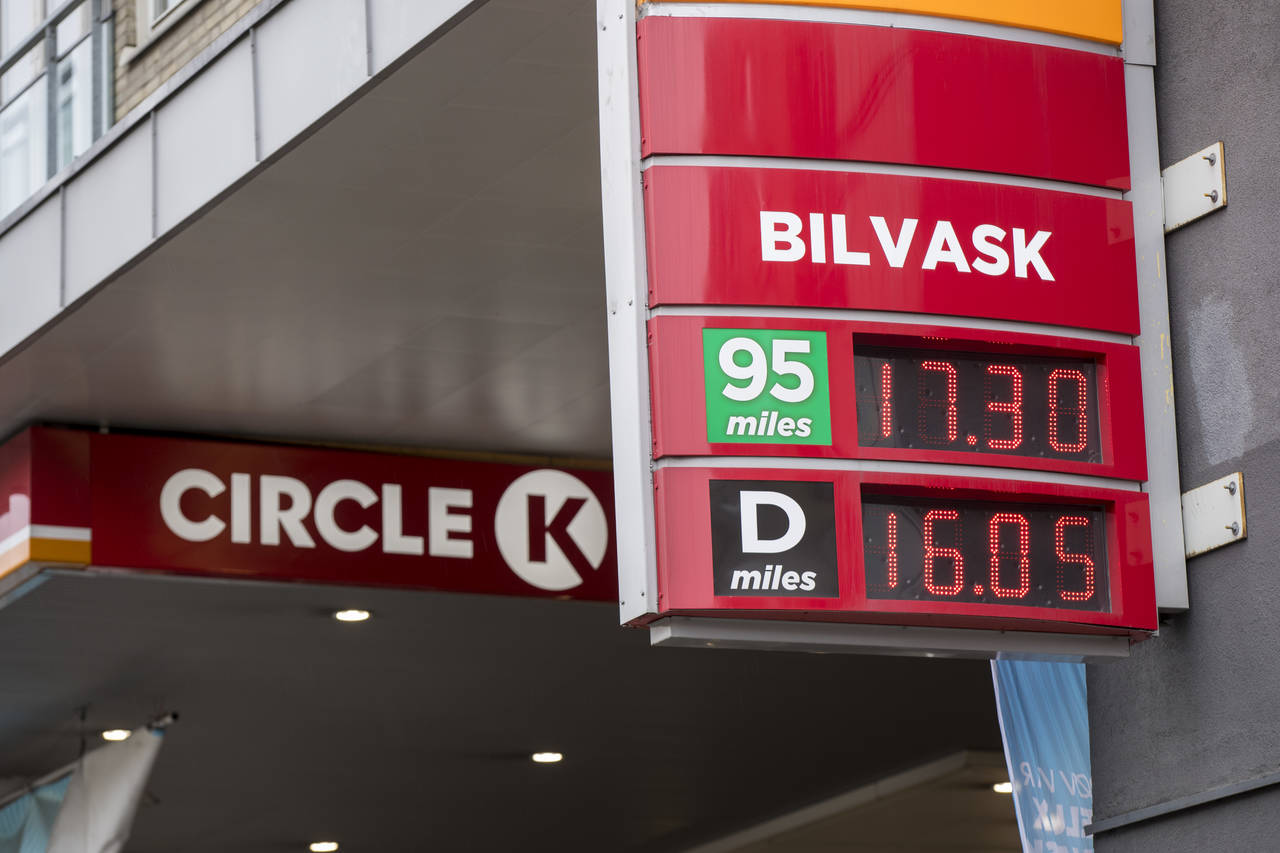 Bensin koster 17,30 kroner på Circle K ved Alexander Kiellands plass i Oslo torsdag. Foto: Vidar Ruud / NTB scanpix