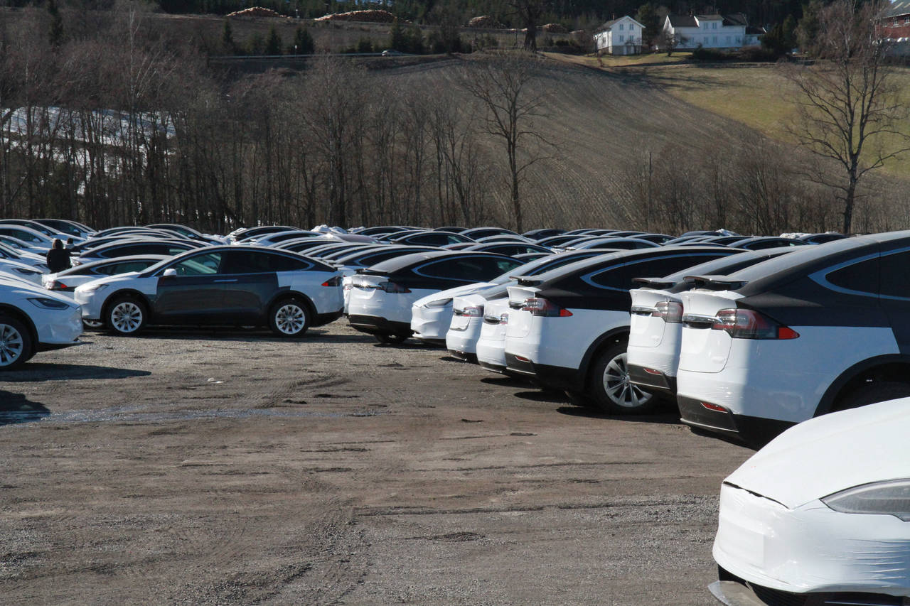 GÅR LENGRE: Tesla henter ut mer rekkevidde fra batteriene i Model S og Model X. FOTO: Morten Abrahamsen / NTB