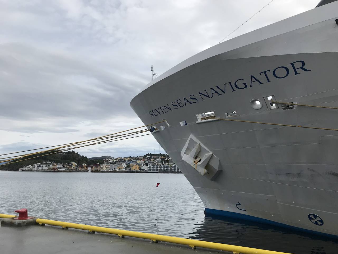 MS «Seven Seas Navigator» ved kai i Kristiansund. Foto: Kristiansund og Nordmøre Havn