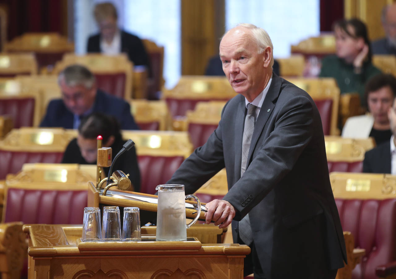 Per Olaf Lundteigen (Sp) i spørretimen. Foto: Vidar Ruud / NTB scanpix