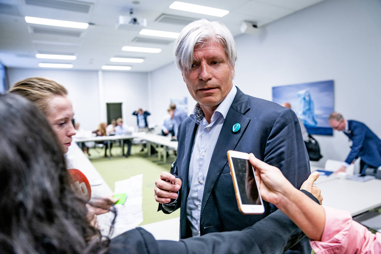 Klima- og miljøminister Ola Elvestuen, her under et møte om regnskogen, støtter legalisering av flere narkotiske stoffer. Foto: Stian Lysberg Solum / NTB scanpix