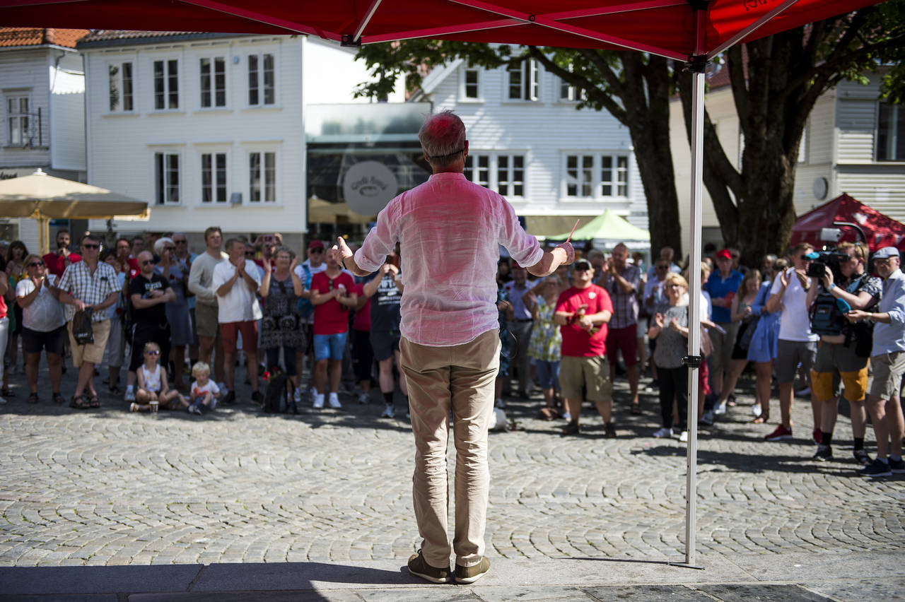 Jonas Gahr Støre åpner valgkampen med besøk i oljebyen, hvor Gladmatfestivalen foregår. Foto: Carina Johansen / NTB scanpix