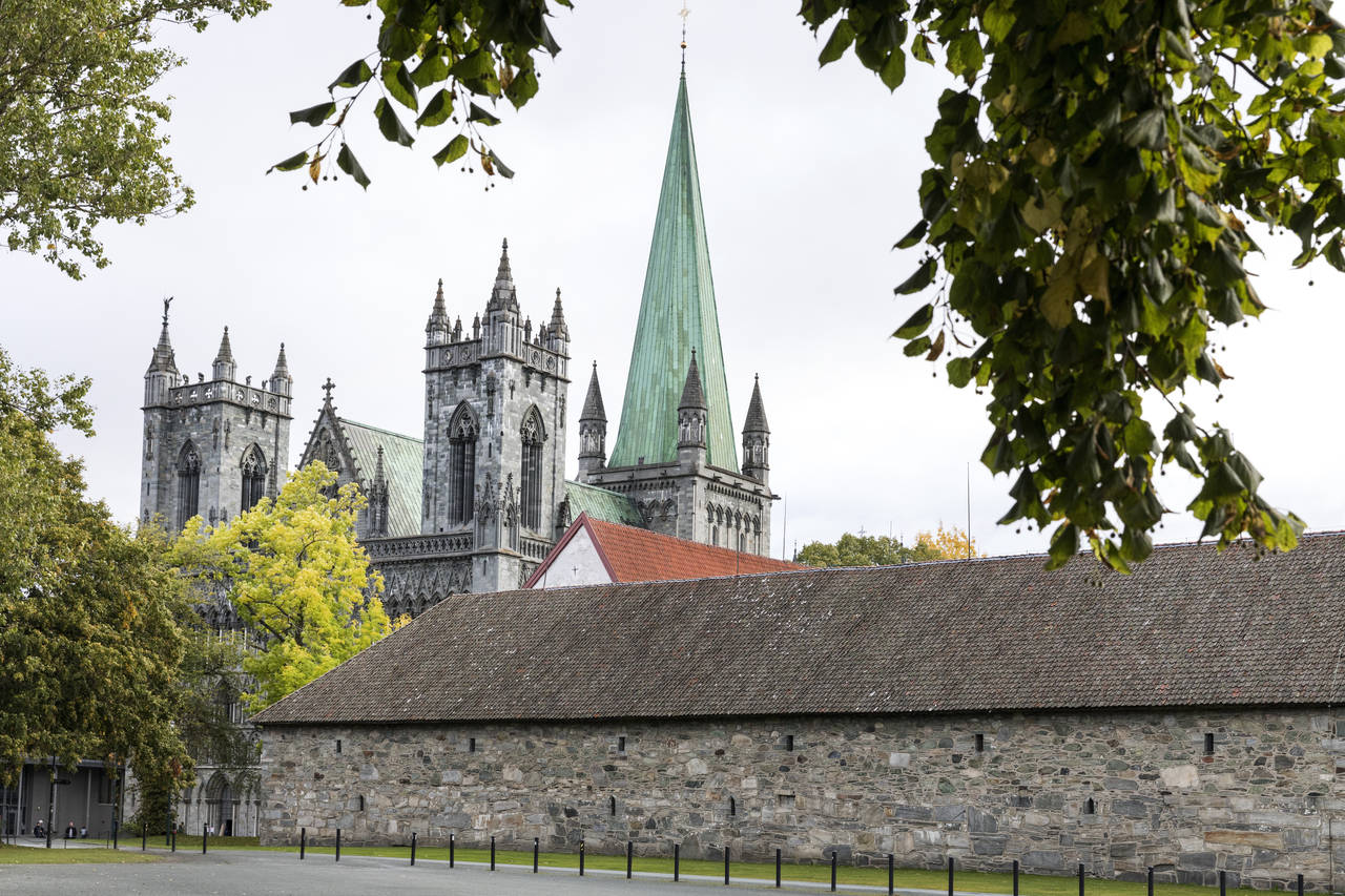 Nidarosdomen, egentlig Nidaros domkirke, er Norges mest sentrale kirke. Den er i dag en luthersk domkirke, kroningskirke, og menighetskirke og betraktes som Norges nasjonalhelligdom. Kong Olav II eller Olav den hellige er begravet her. Foto: Gorm Kallestad / NTB scanpix