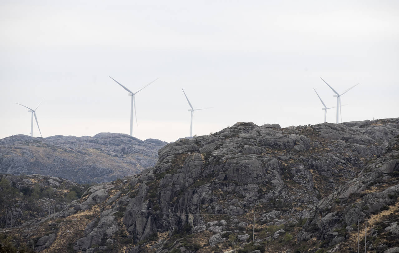 Stortinget sier nei til å gi kommunene vetorett mot vindkraftanlegg. Bildet er fra Eigersund i Rogaland. Foto: Terje Pedersen / NTB scanpix