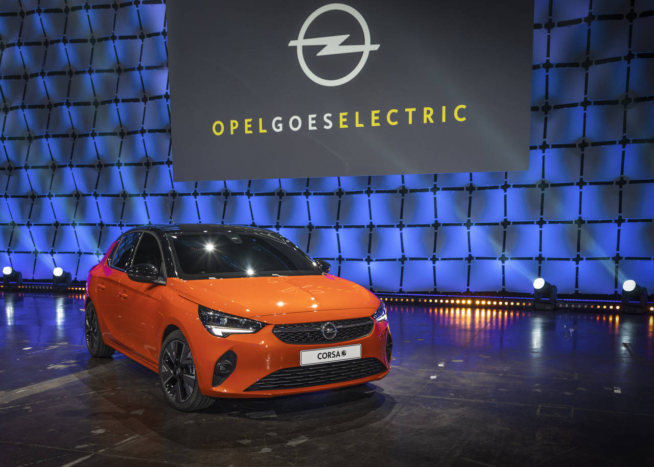NESTE ÅR: Opel Corsa-e kommer neste år og skal ha en startpris i Tyskland på 29.900 euro, tilsvarende 293.000 kroner. FOTO: Produsenten
