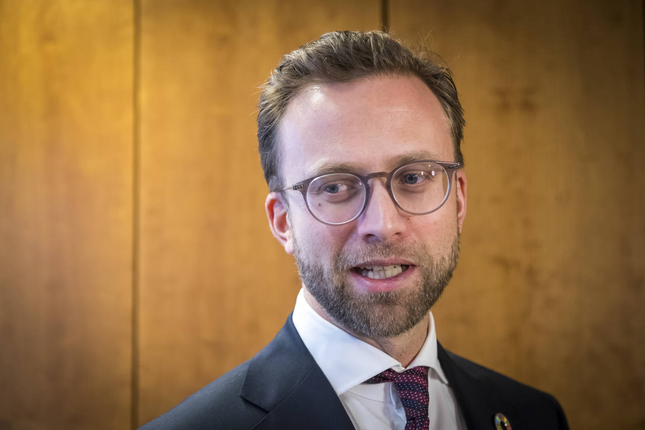 Regjeringen setter av 50 millioner budsjettkroner for å sikre at ingen mister nettet når Telenor faser ut det gamle kobbernettet, opplyser digitaliseringsminister Nikolai Astrup (H). Foto: Heiko Junge / NTB scanpix