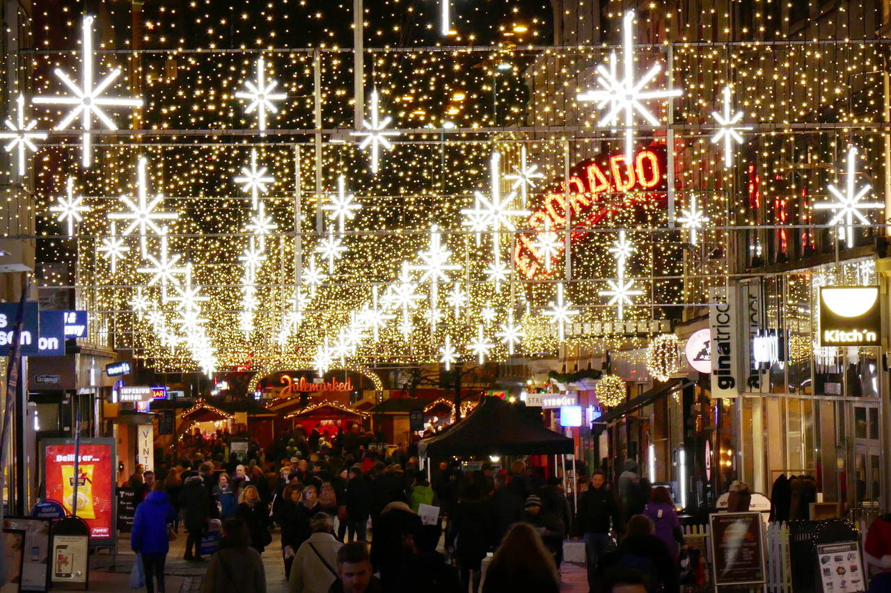 Mange begynner julehandelen på Black Friday.  Illustrasjonsfoto: Erik Johansen / NTB scanpix