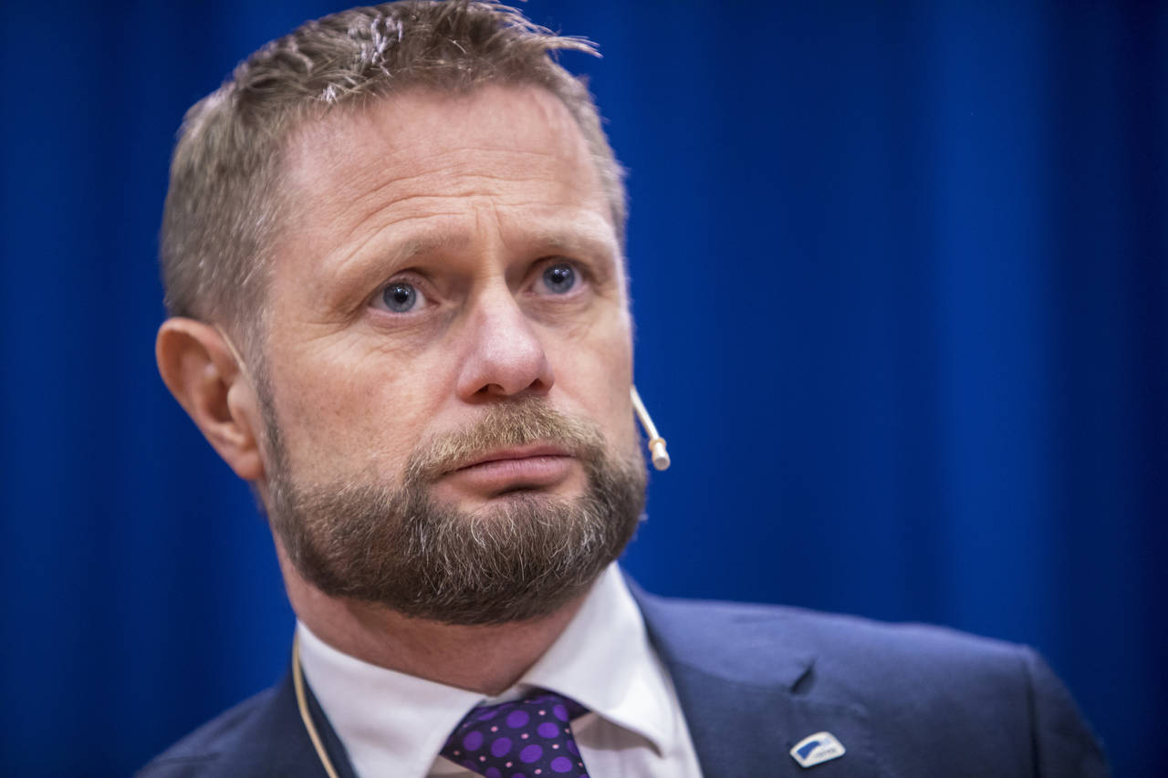 Helseminister Bent Høie erkjenner at det gjøres mange brudd på arbeidstidsbestemmelsene ved sykehusene, også i tilfeller hvor det ikke handler om påbudet om forsvarlig pasientbehandling. Foto: Ole Berg-Rusten / NTB scanpix