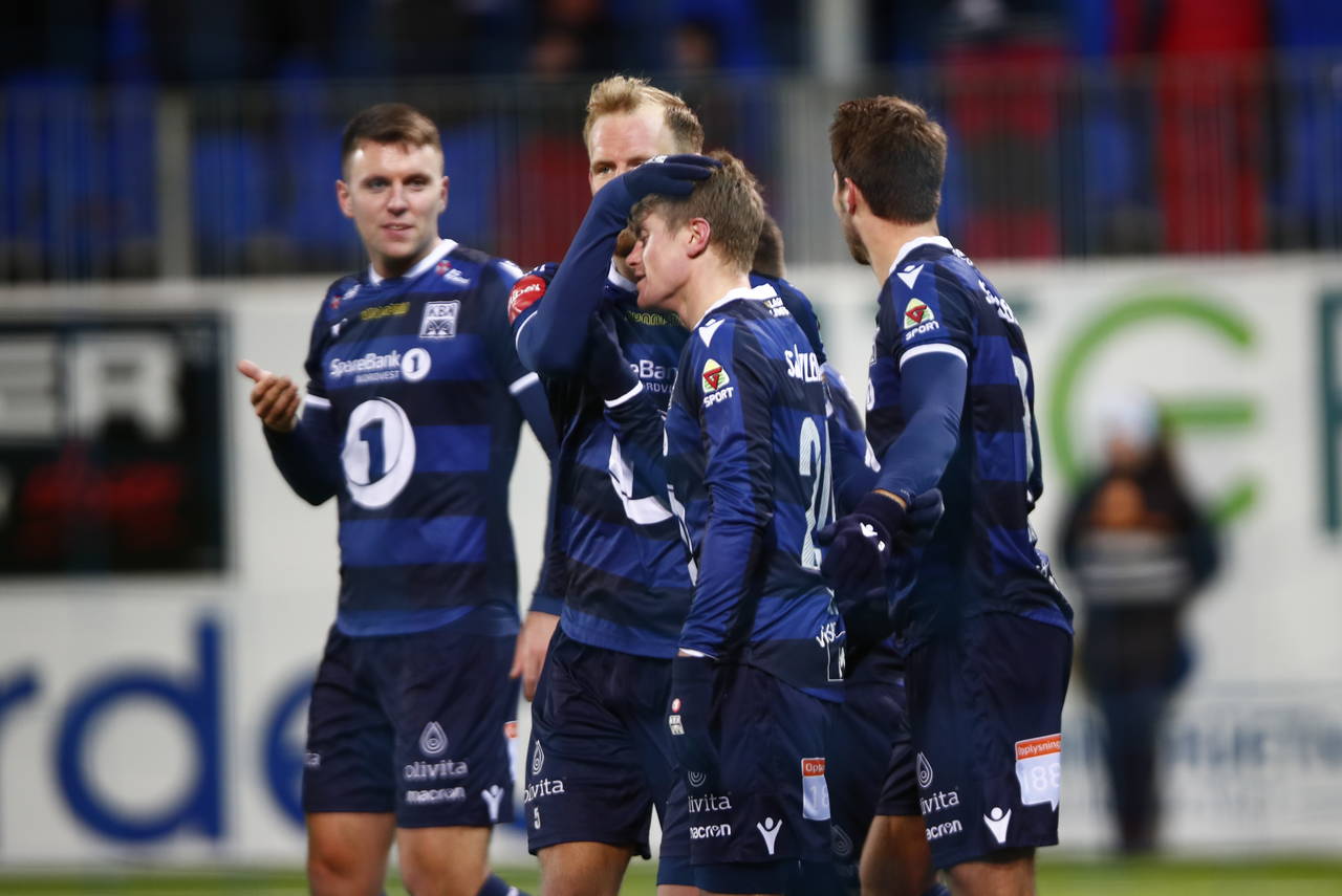 Kristiansund knuste Sarpsborg på hjemmebane 4-0, og sikret med de sin sjette strake seier på eget gress. Foto: terje Pedersen / NTB scanpix