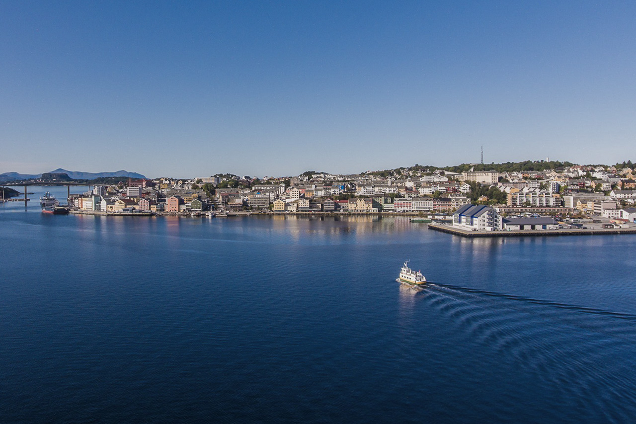 Sundbåten Angvik på havna i Kristiansund. Foto: Steinar Melby / KSU.NO