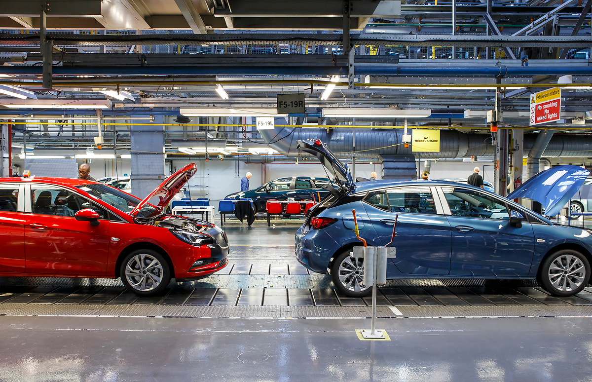MANGE STEDER: Det nye bilselskapet vil ha produksjonsfasiliteter over hele verden. Her fra Vauxhall-fabrikken i Ellesmere Port, Storbritannia. FOTO: Produsenten