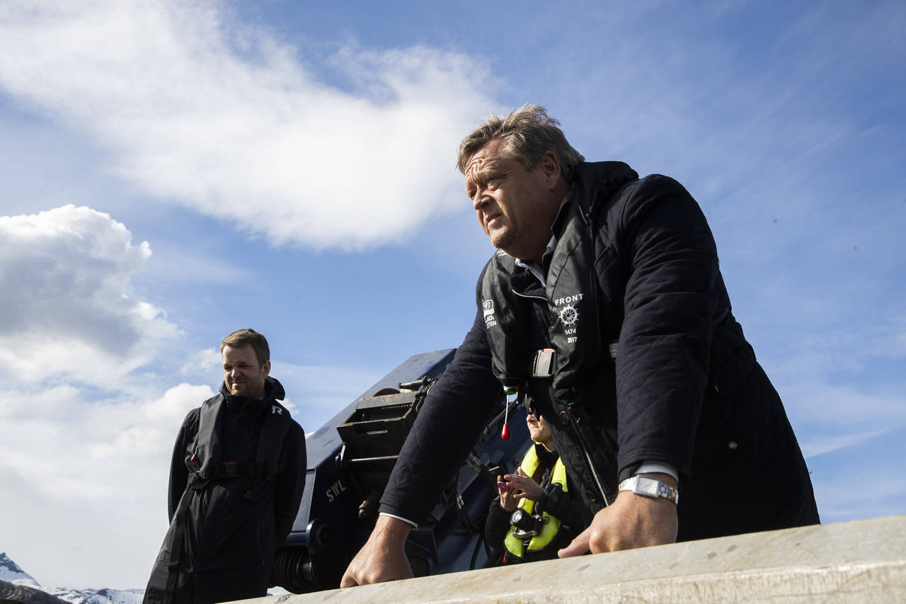 Reglene for hvordan lakseoppdrettere i røde soner skal gjennomføre kutt, ble fredag sendt ut på høring. Her fiskeriminister Harald Tom Nesvik (Frp). Foto: Berit Roald / NTB scanpix