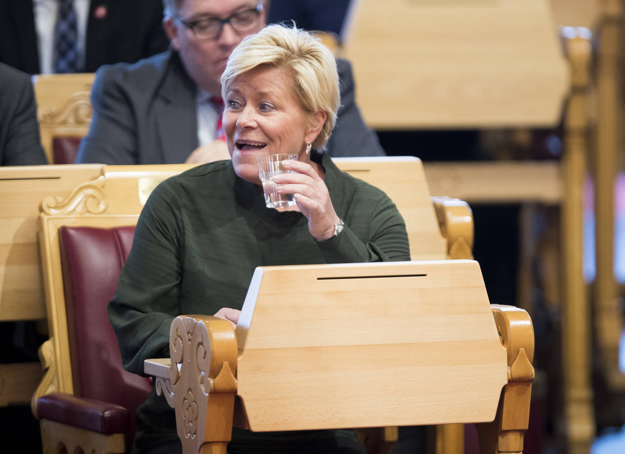 Finansminister Siv Jensen (Frp) sier at utgangspunktet for statsbudsjettet er godt. Foto: Terje Pedersen / NTB scanpix.