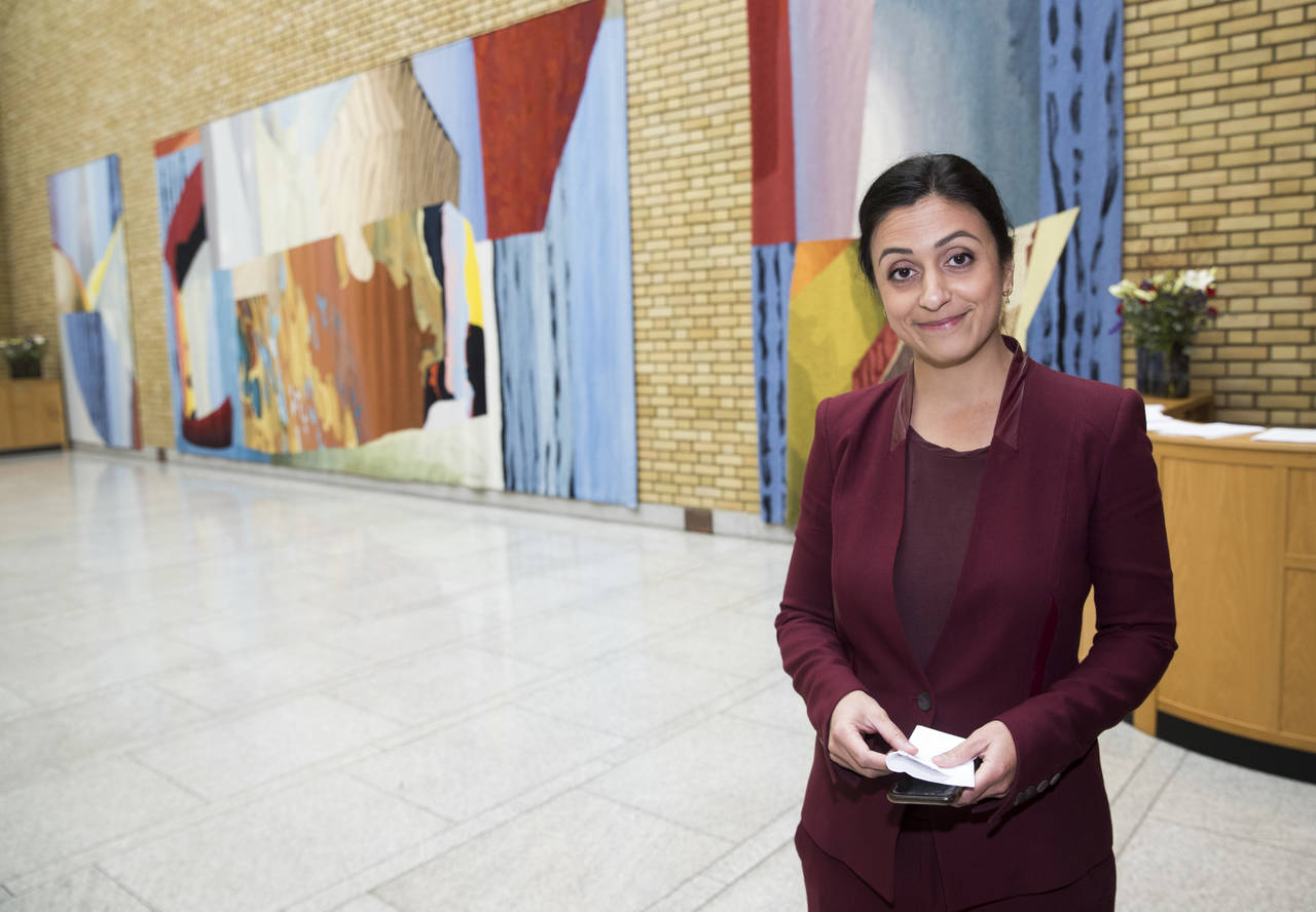 Hadia Tajik får oppfylt sitt ønske om å ta over vervet som Trond Giske hadde da han gikk av, ifølge TV 2s kilder. Foto: Terje Pedersen / NTB scanpix