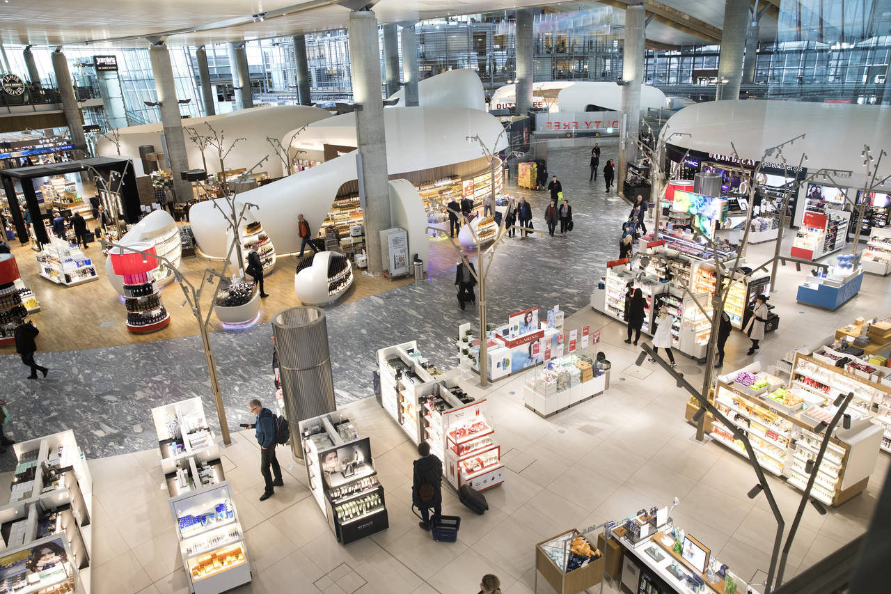 Travel Retail Norway fjerner alkohol fra varene kundene kan få rabatt på i selskapets nye bonusklubb. Både KrF og Sp har reagert kraftig på ordningen. Foto: Gorm Kallestad / NTB scanpix