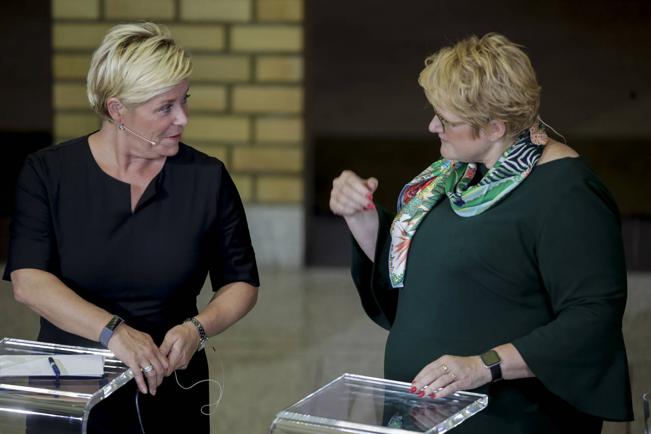Frp-leder Siv Jensen og Venstre-leder Trine Skei Grande under partilederdebatten på Stortinget etter valget. Stemningen mellom de to partiene er ikke på topp. Foto: Vidar Ruud / NTB scanpix