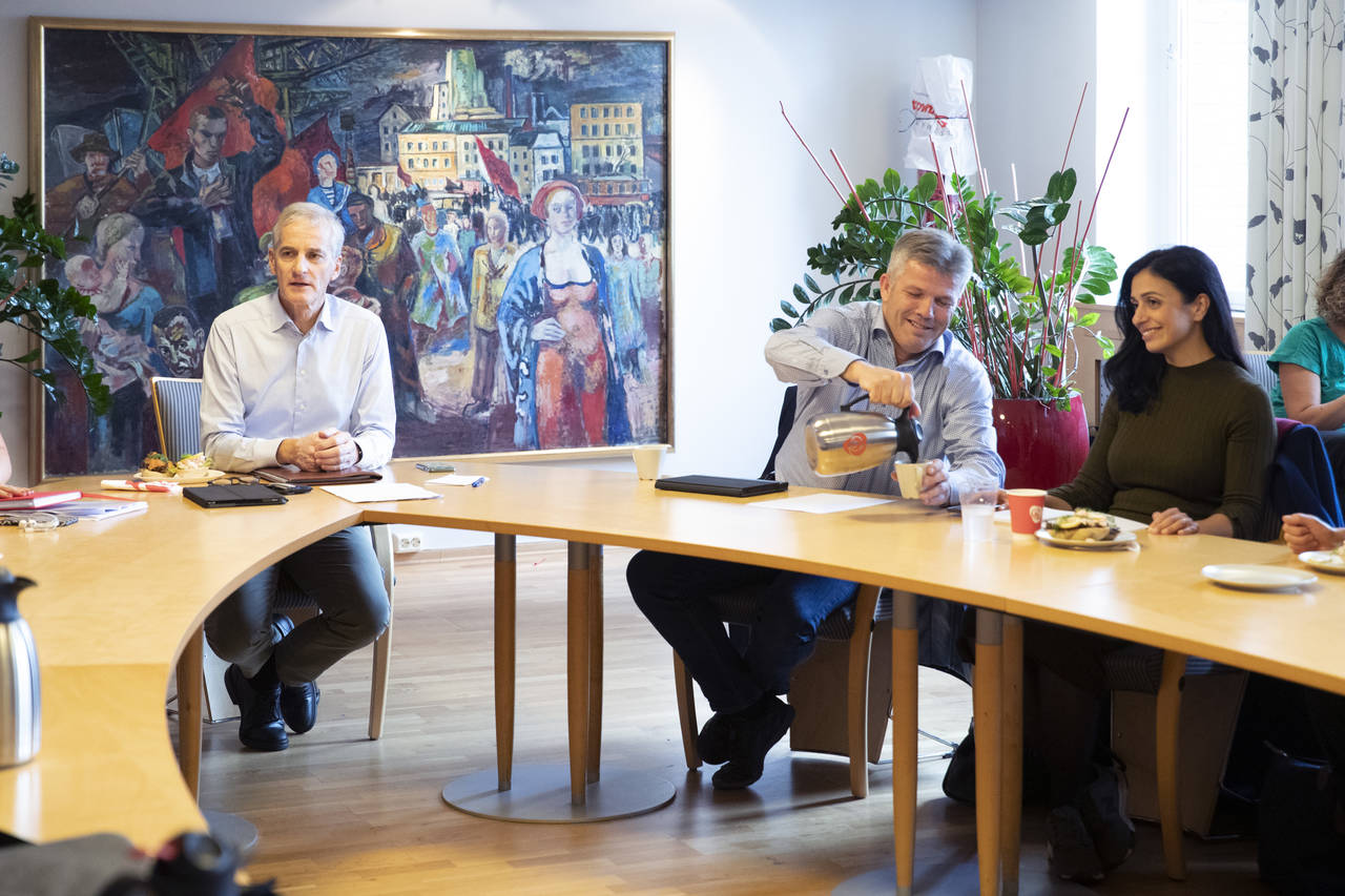 Ap leder Jonas Gahr Støre, nestlederne Hadia Tajik og Bjørnar Selnes Skjæran på partiets sentralstyremøte tirsdag. Foto: Terje Bendiksby / NTB scanpix