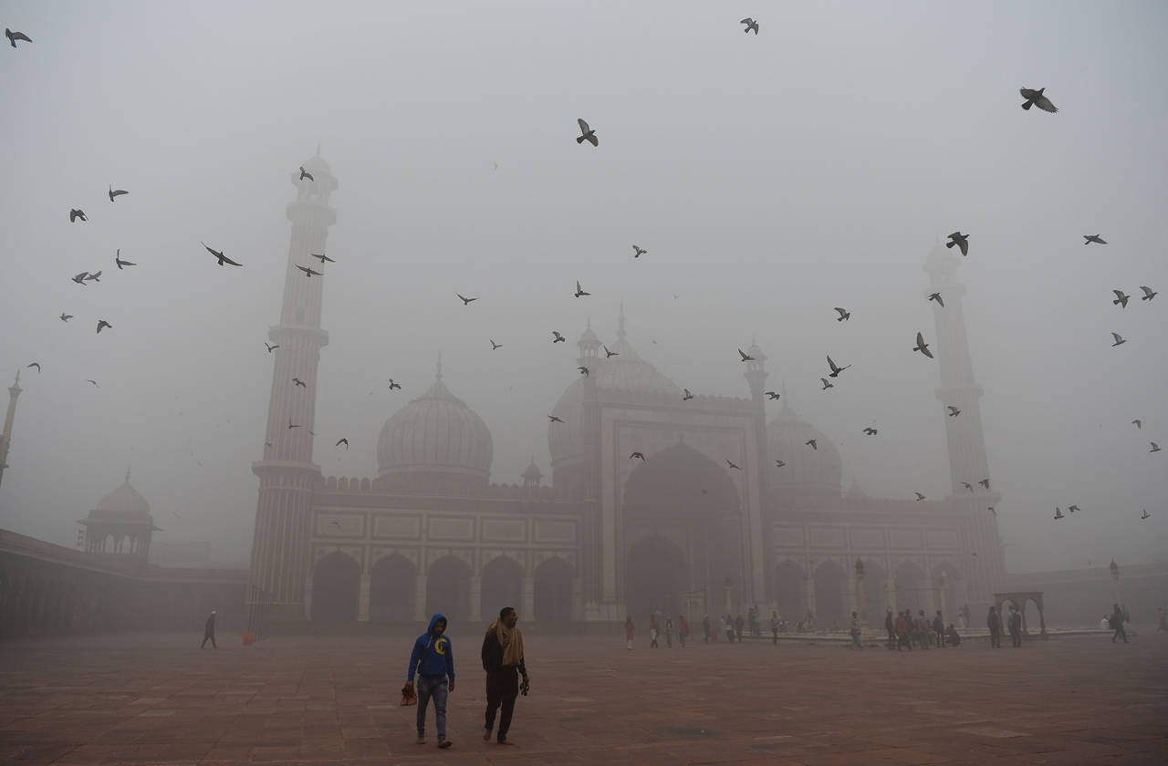 VERSTING: New Delhi har flere ganger blitt kåret til verdens mest forurensede hovedstad. Tidvis er luftkvaliteten så dårlig at folk anbefales å holde seg inne. Her fra gamlebyen. Foto: Sajjad Hussain