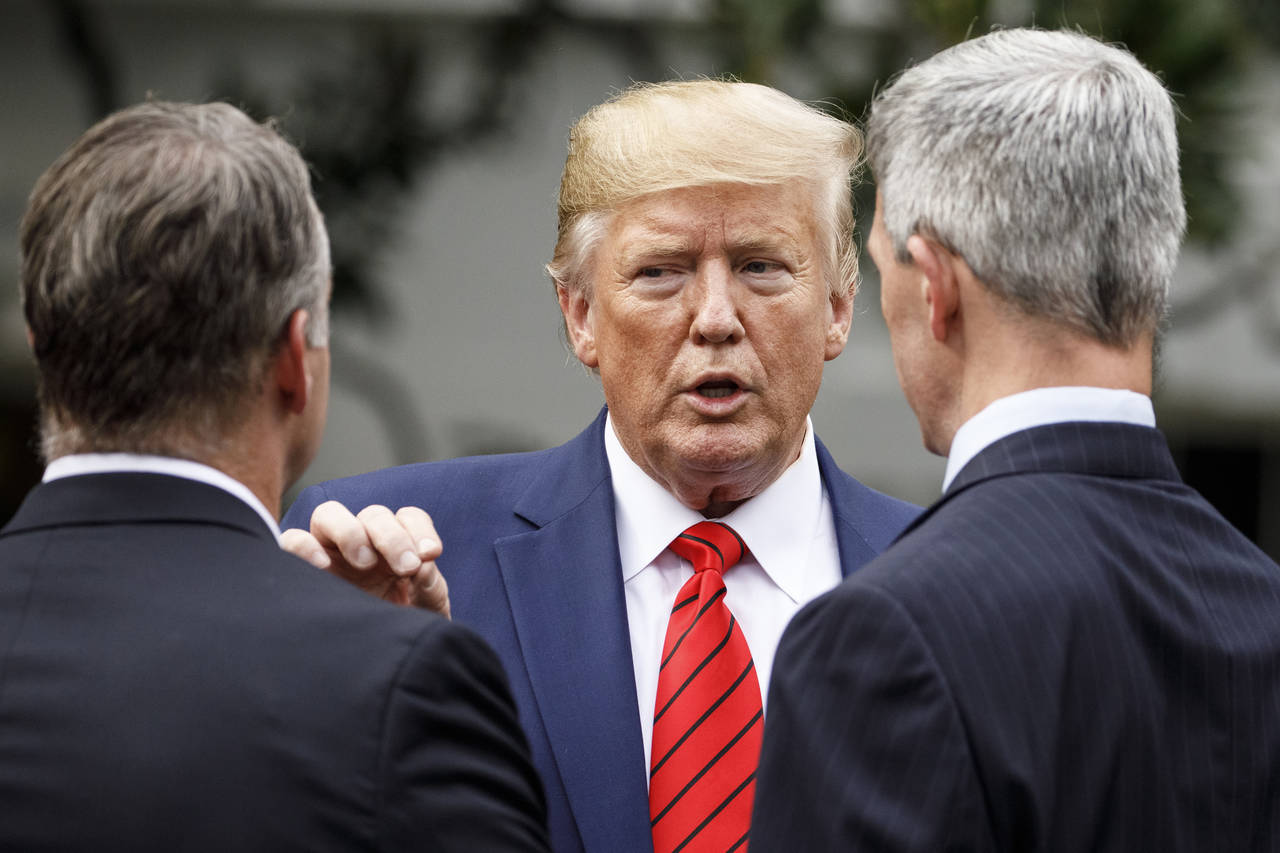 Demokrater fordømmer USAs president Donald Trumps angrep på varsleren og hans eller hennes kilder i Det hvite hus. Foto: AP / NTB scanpix