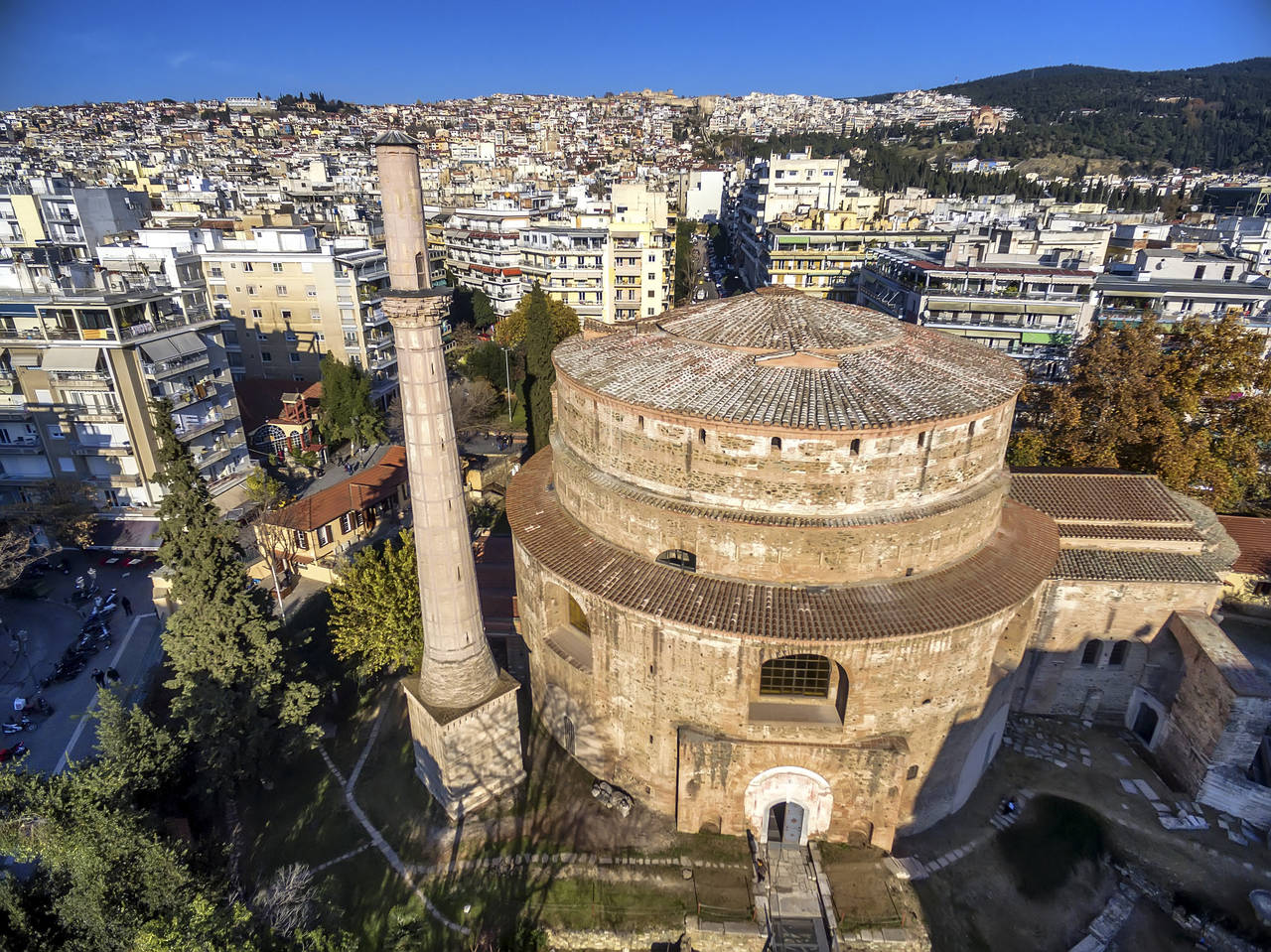 KONTRAST: I Thessaloniki finner du en unik miks av eldgammel og moderne arkitektur. FOTO: Shutterstock / NTB scanpix