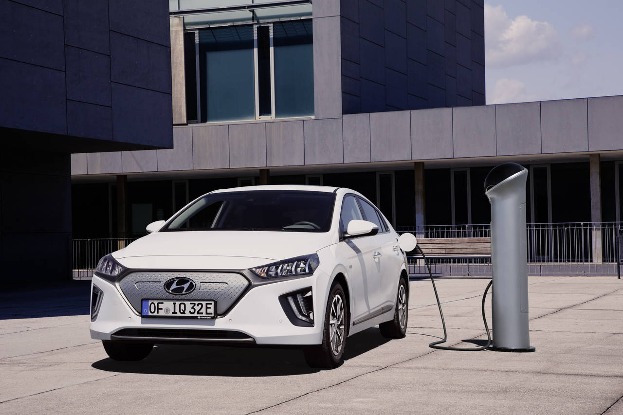 OPPGRADERES: Hyundai Ioniq kommer straks med større batteri. FOTO: Produsenten 