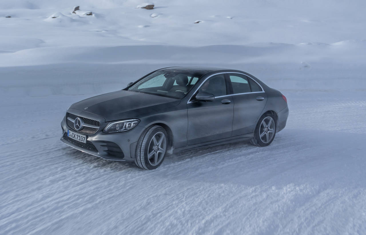 LADBAR: Mercedes-Benz C-klasse som ladehybrid kan leveres med firehjulstrekk. FOTO: Produsenten