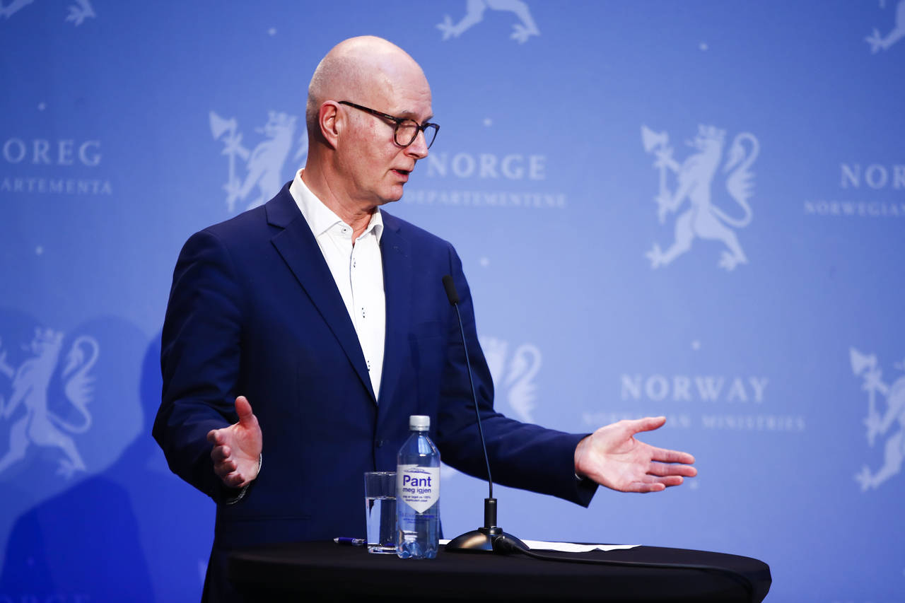 Helsedirektør Bjørn Guldvog tror ikke det er sannsynlig med større samlinger av folk i 2020. Foto: Terje Pedersen / NTB scanpix