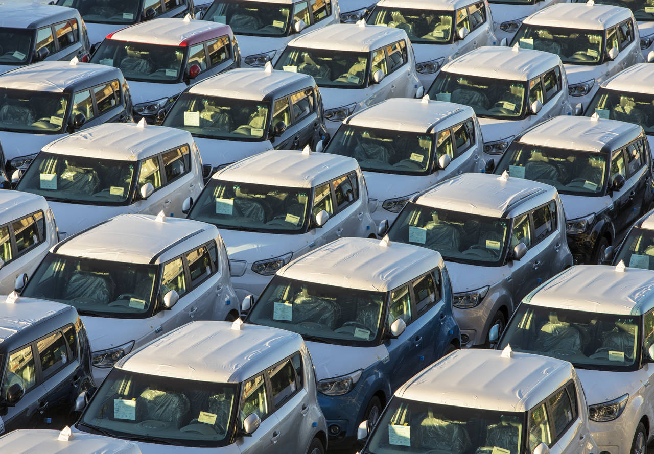 Stadig flere elbiler ruller på norske veier. Her er en samling av elbilen Kia Soul Electric på Drammen Havn. Foto: Ole Berg-Rusten / NTB scanpix