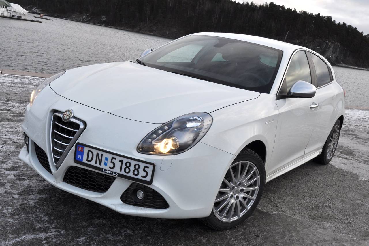 LAVT SALG: Totalt ble det solgt 981 nye Alfa Romeo Giulietta i Norge fra 2010 til 2018, ifølge tall fra Opplysningsrådet for Veitrafikken. FOTO: / NTB