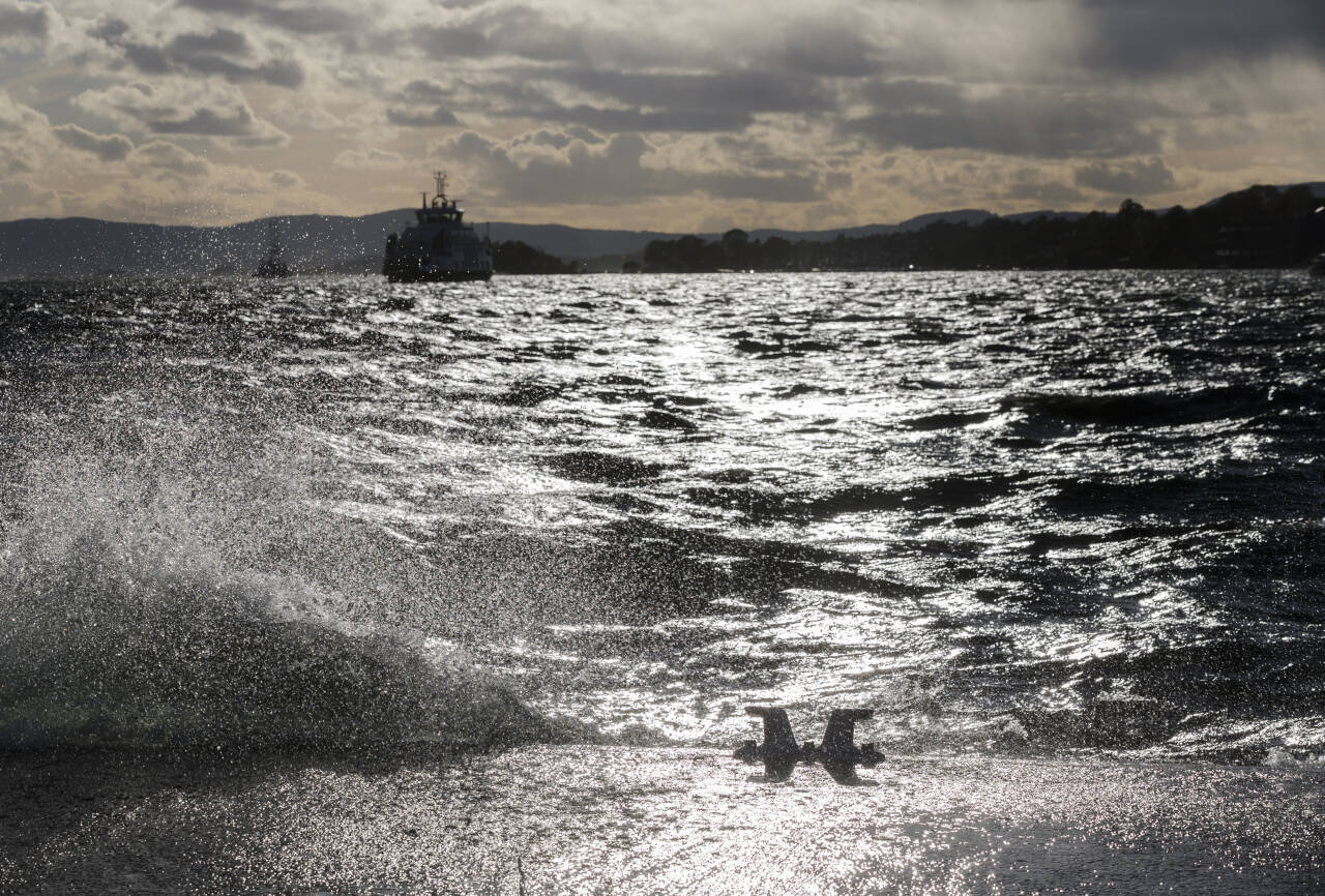 Det er ventet litt av hvert av vær i Norge fram mot og gjennom helga, når kjøligere og fuktige luftmasser kommer inn over landet. Et værsystem fra Irland skyver vekk siste rest av sommer. Illustrasjonsfoto: Berit Roald / NTB scanpix