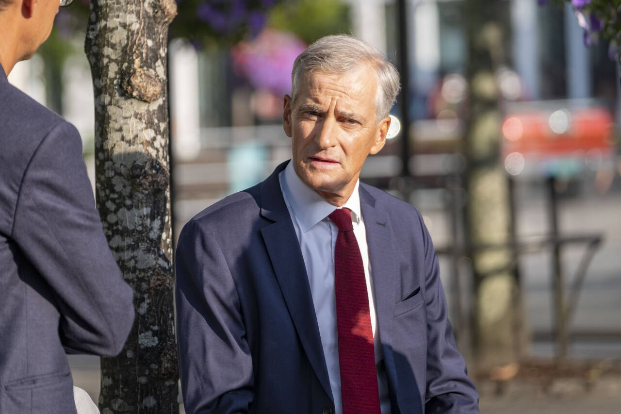 Arbeiderpartiets leder Jonas Gahr Støre sier Nicolai Tangen ikke kan lede oljefondet så lenge han fortsatt har eierskap i hedgefondselskapet Ako. Foto: Tor Erik Schrøder / NTB scanpix