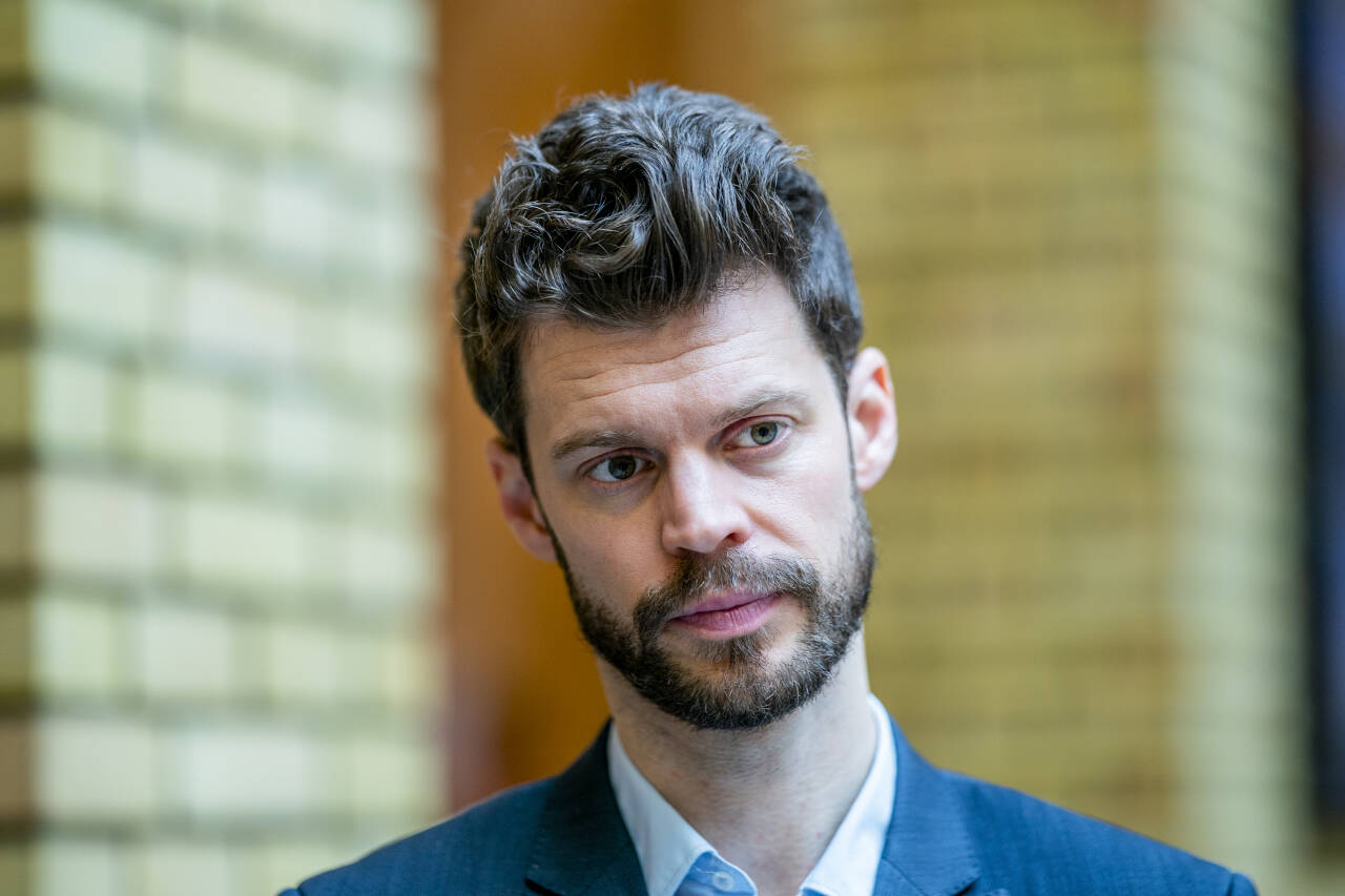 . Bjørnar Moxnes (Rødt) mener granskningsrapporten over Nav-skandalen er en knusende dom over Solberg-regjeringen. Han krever at Nav nå må rustes opp og bli mindre topptungt.Foto: Stian Lysberg Solum / NTB scanpix