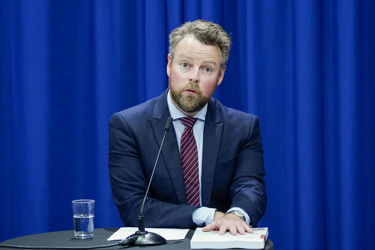 Arbeids- og sosialminister Torbjørn Røe Isaksen leder departementet Petroleumstilsynet sorterer under. Her er han fotografert under en pressekonferanse nylig. Foto: Lise Åserud / NTB scanpix