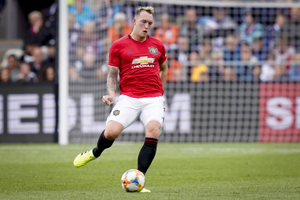 Manchester Uniteds Phil Jones fortsetter opptreningen etter kneskaden i januar. Foto: Fredrik Hagen / NTB scanpi