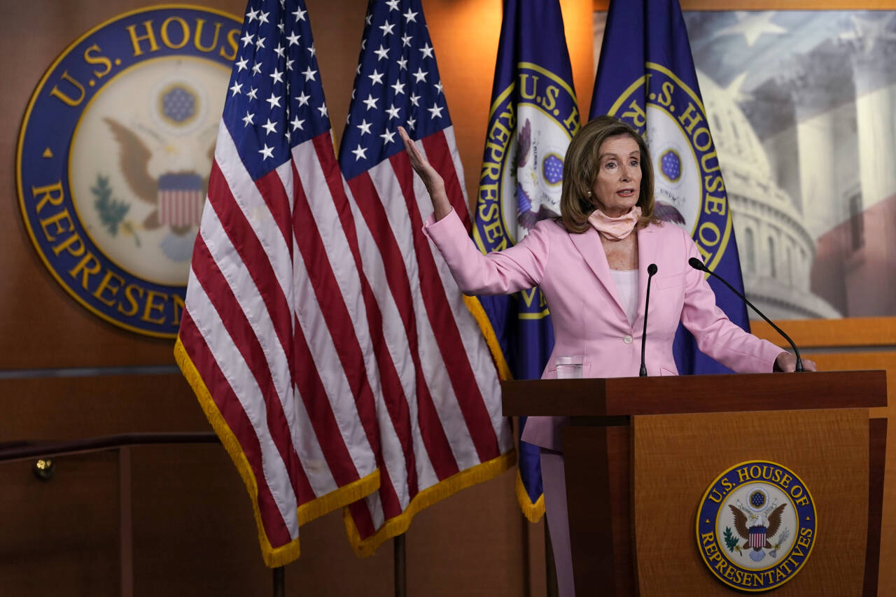 Speaker i Representantenes hus, Nancy Pelosi, under lørdagens avstemming i Kongressen. Foto: Susan Walsh / AP / NTB scanpix
