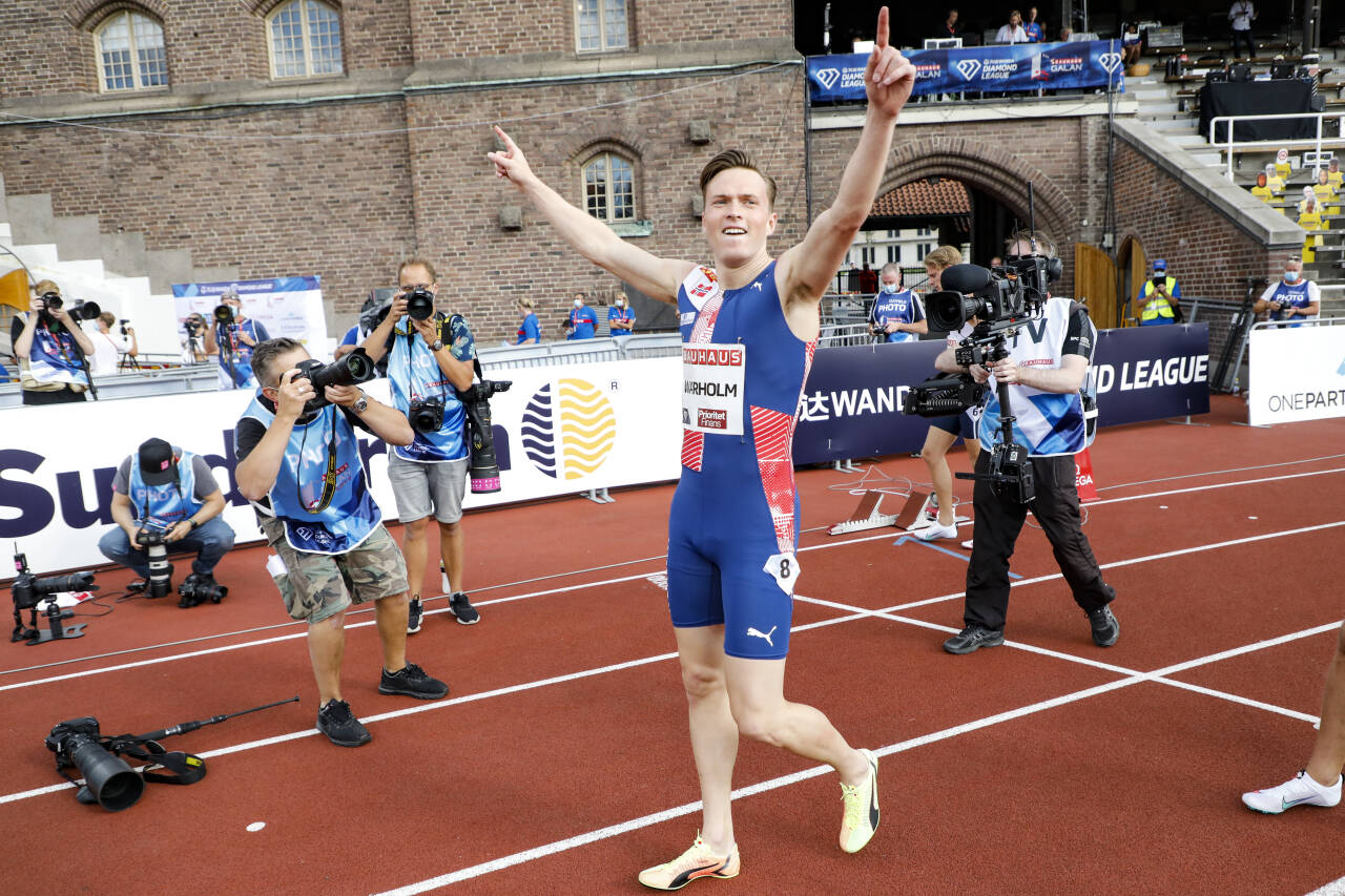 Karsten Warholm etter seier og ny europarekord på 400m hekk i Stockholm Diamond League. Foto: Christine Olsson / NTB scanpix