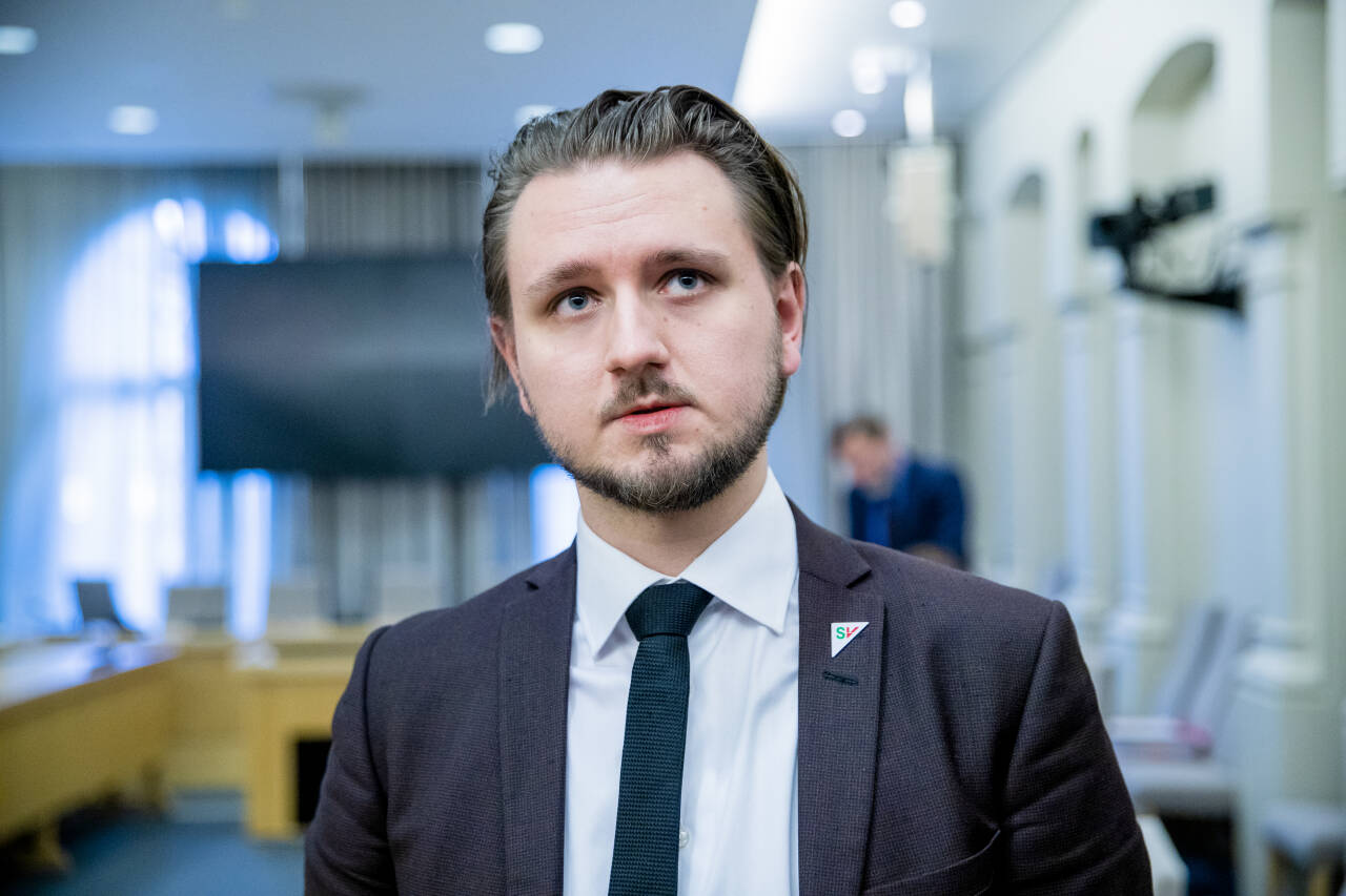 Freddy André Øvstegård (SV) retter kritikk mot regjeringen. Foto: Stian Lysberg Solum / NTB scanpix