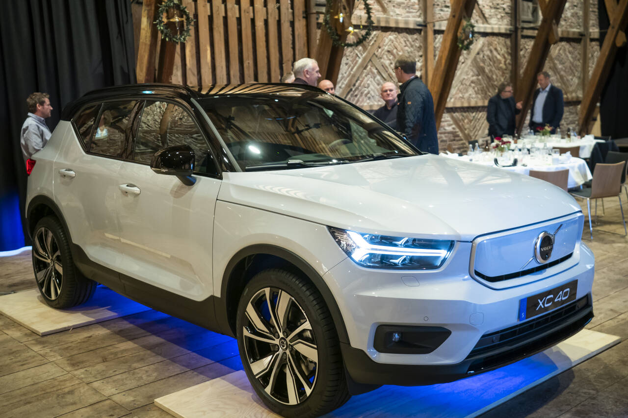 Volvo XC 40 Recharge ble presentert i Oslo i desember. Uten moms er prisen på 490.000 kroner innen rekkevidde for mange. Om den blir 25 prosent dyrere kan inngangsmodellen koste godt over 600.000 kroner i Norge. Foto: Heiko Junge / NTB scanpix