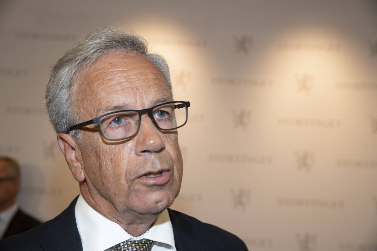 Sentralbanksjef Øystein Olsen blir innkalt til et møte hos finansminister Jan Tore Sanner (H) når innstillingen fra Stortingets finanskomité er klar.Foto: Terje Pedersen / NTB scanpix