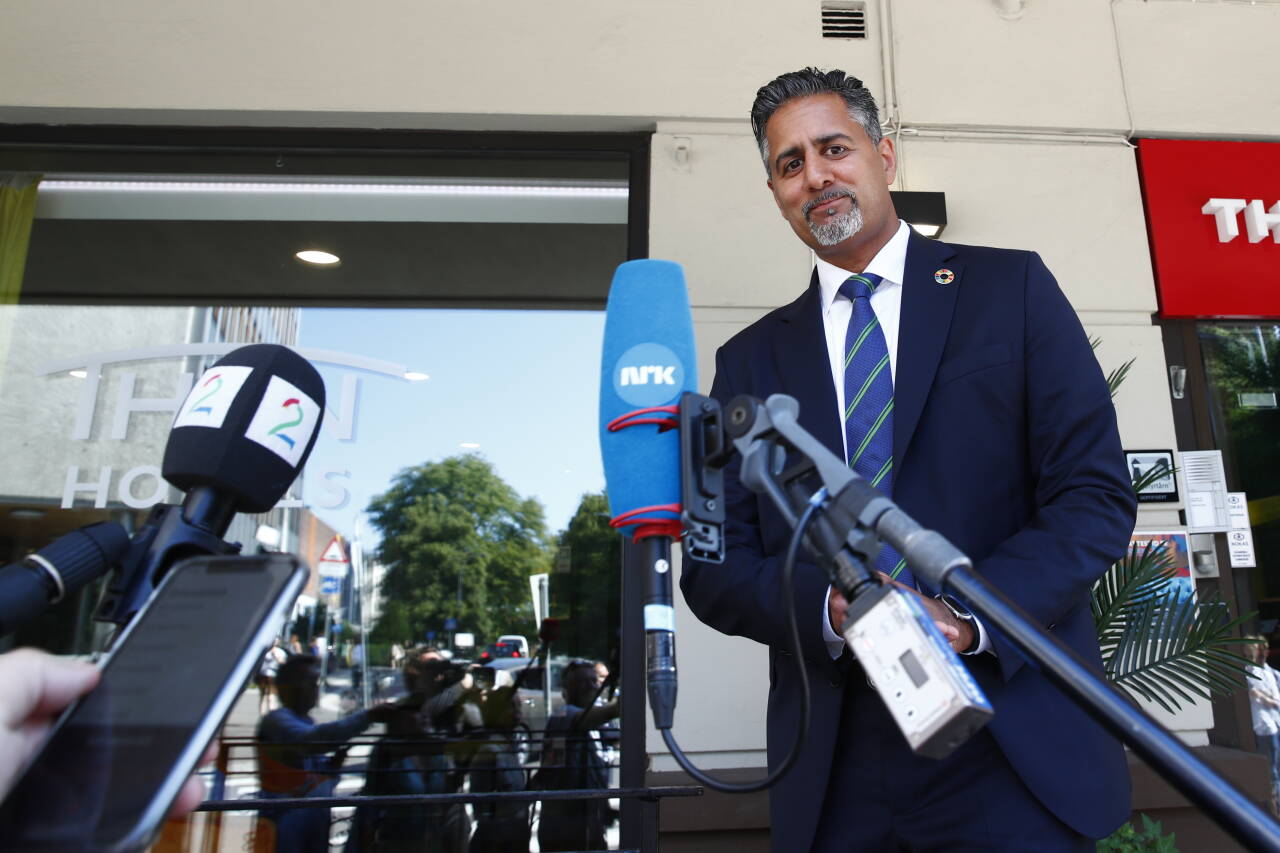 Abid Raja varsler en ny kompensasjonsordning til idretten og frivilligheten. Foto: Terje Pedersen / NTB scanpix