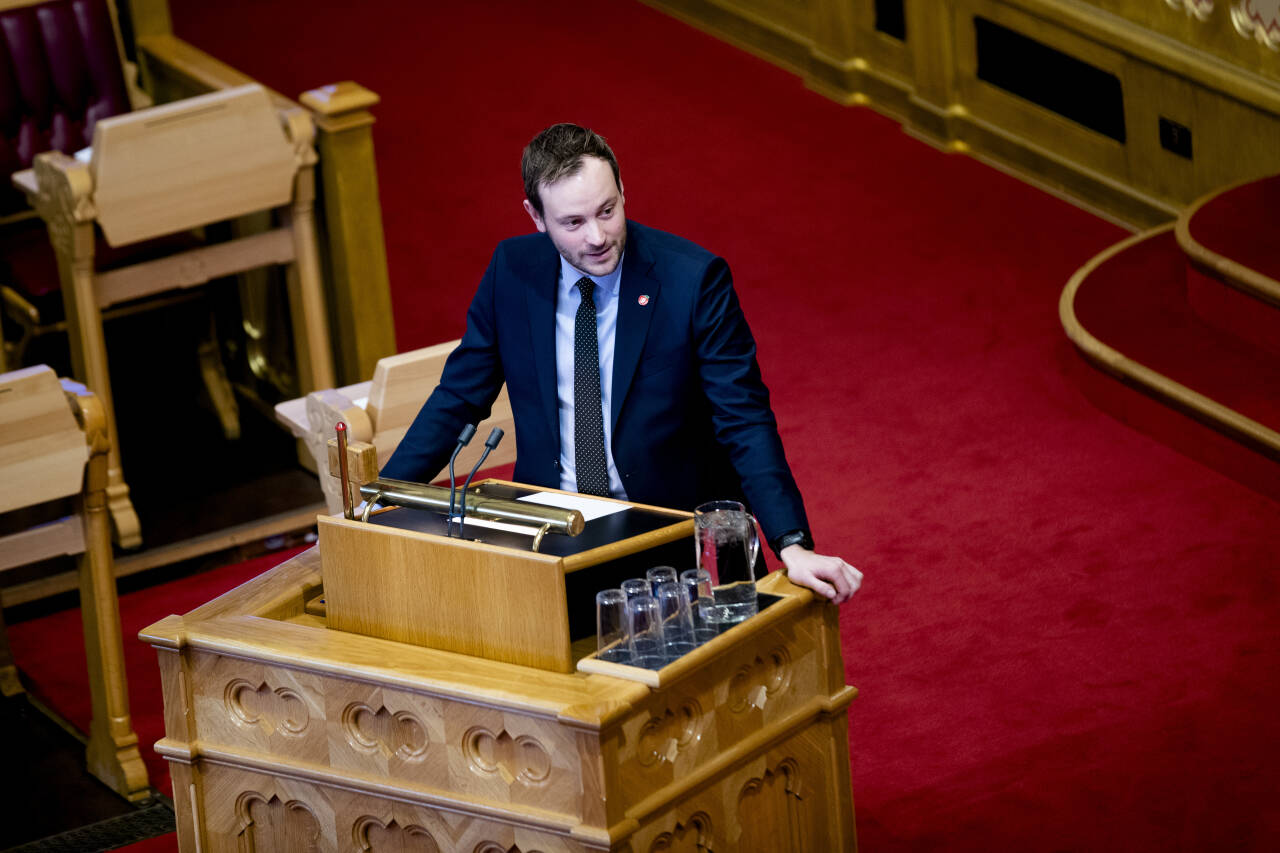 Frps finanspolitiker Sivert Bjørnstad mener rapporten som dannet grunnlaget for mandagens stortingshøring om ansettelsen av ny oljefondssjef, bør sendes tilbake til Norges Banks representantskap.Foto: Stian Lysberg Solum / NTB scanpix