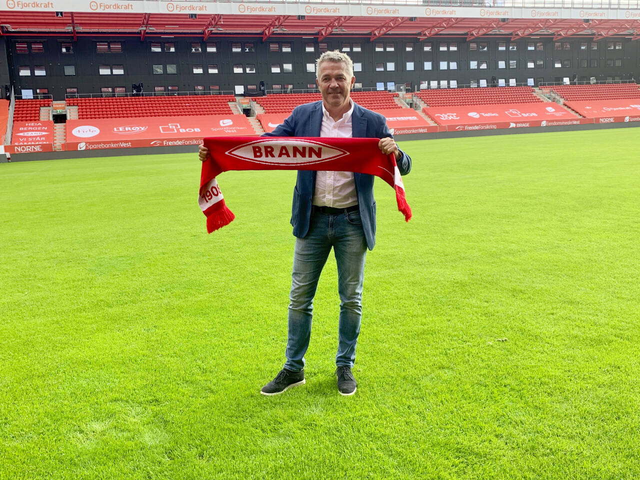 Kåre Ingebrigtsen ble presentert som Branns nye hovedtrener på en pressekonferanse lørdag kveld. Han har skrevet en kontrakt på to og et halvt år.Foto: Thomas Brakstad/Brann / NTB scanpix