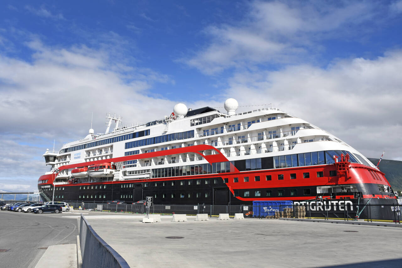 Ekspedisjonsskipet Roald Amundsen fra Hurtigruten ligger ved kai i Tromsø. Arkivfoto: Rune Stoltz Bertinussen / NTB canpix