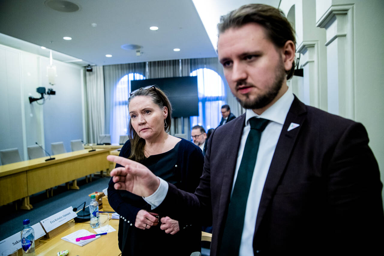 Aps Eva Kristin Hansen og SVs Freddy André Øvstegård håper granskingsutvalgets rapport om trygdeskandalen vil gi klarere svar enn det som hittil er kommet fram. Nå må det ryddes ordentlig opp, fastslår de to. Foto: Stian Lysberg Solum / NTB scanpix