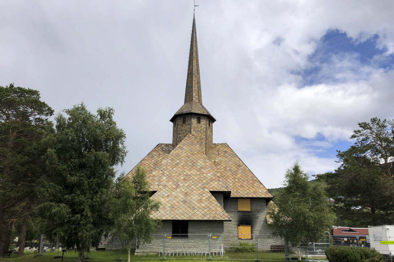Dombås kirke, bygd i 1939, ble påtent 20. februar 2020 og fikk store innvendige skader i brannen. Foto: André Lorentsen / NTB scanpix