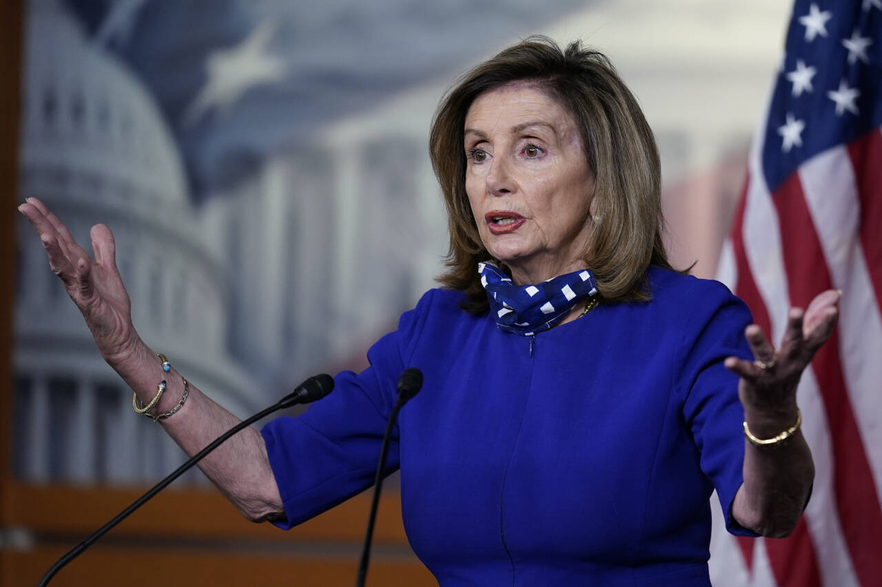 Nancy Pelosi sier hun ikke mener Biden bør møte Trump til debatt før presidentvalget i USA i November. Foto: AP Photo / NTB scanpix.