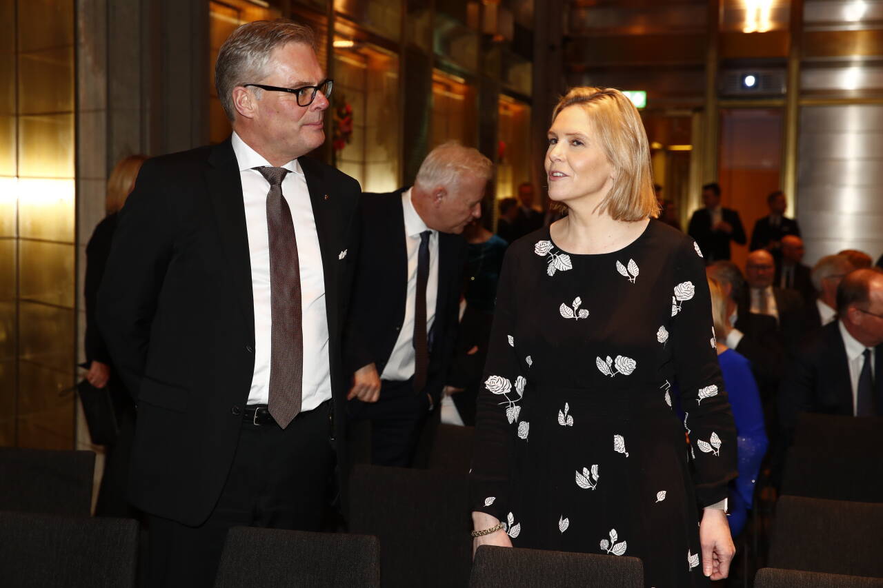 Frp har valgt å prioritere andre tiltak for å redusere bompengebelastningen, sier Hans Andreas Limi og Sylvi Listhaug. Foto: Terje Pedersen / NTB