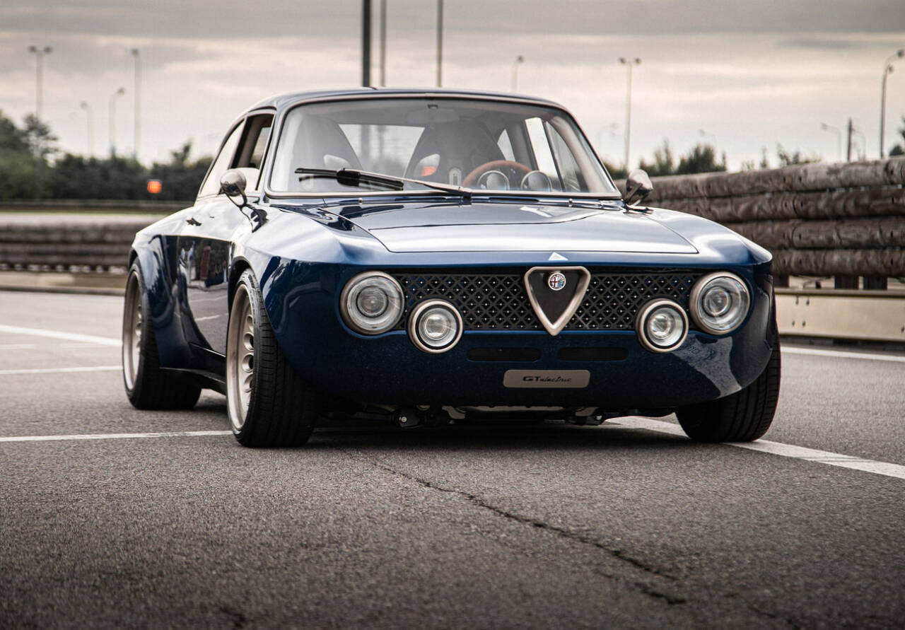 ITALIENSK: Italienske Totem Automobili skal lage en liten serie elbiler basert på en klassisk Alfa Romeo. Bilene skal lages for hånd i karbon.