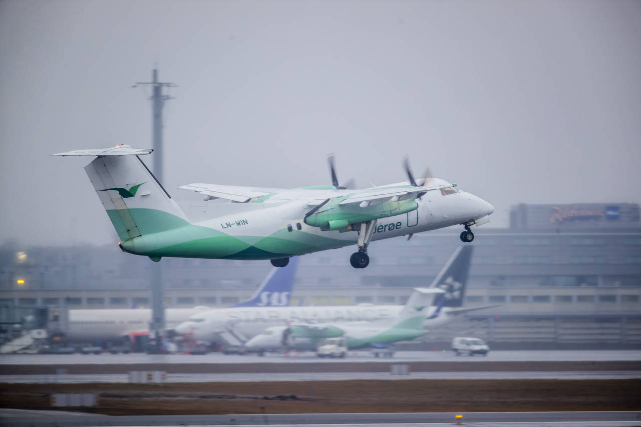 Et De Havilland Canada Dash 8–100 (LN-WIN) fra Widerøe letter fra Oslo lufthavn. Illustrasjonsfoto: Stian Lysberg Solum / NTB scanpix